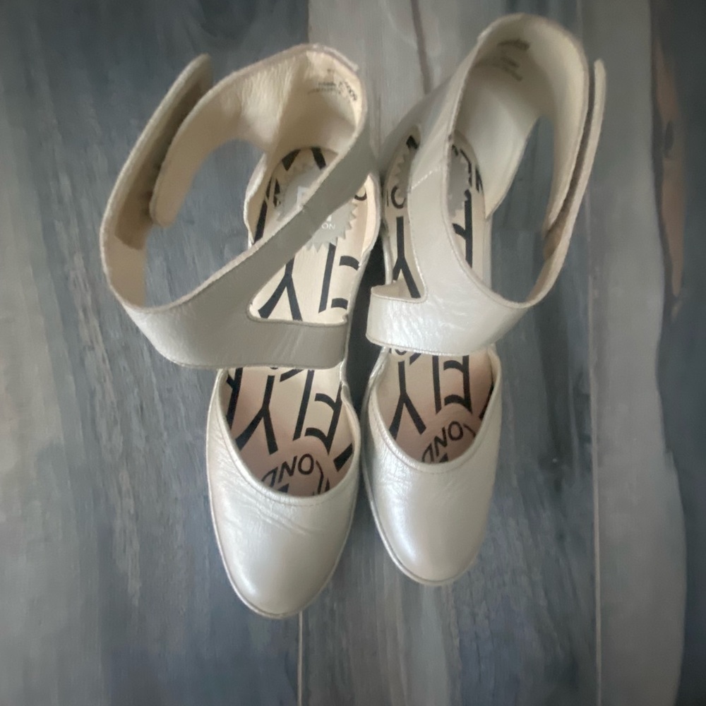 FLY London close toe Concrete color size 38 $160